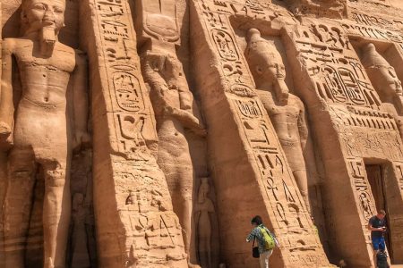 Entdecken Sie die Wunder von Assuan und Abu Simbel! Eine faszinierende private Tour durch das alte Ägypten