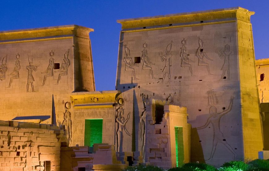 Erleben Sie ein Schauspiel der Geschichte! Die Ton- und Lichtshow im Philae Tempel