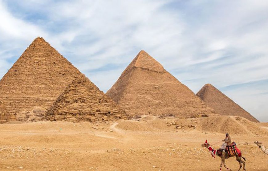 Ihre Reise durch das alte Ägypten! Besuche Sie die Pyramiden von Gizeh und das „National Museum of Egyptian Civilization (NMEC)“