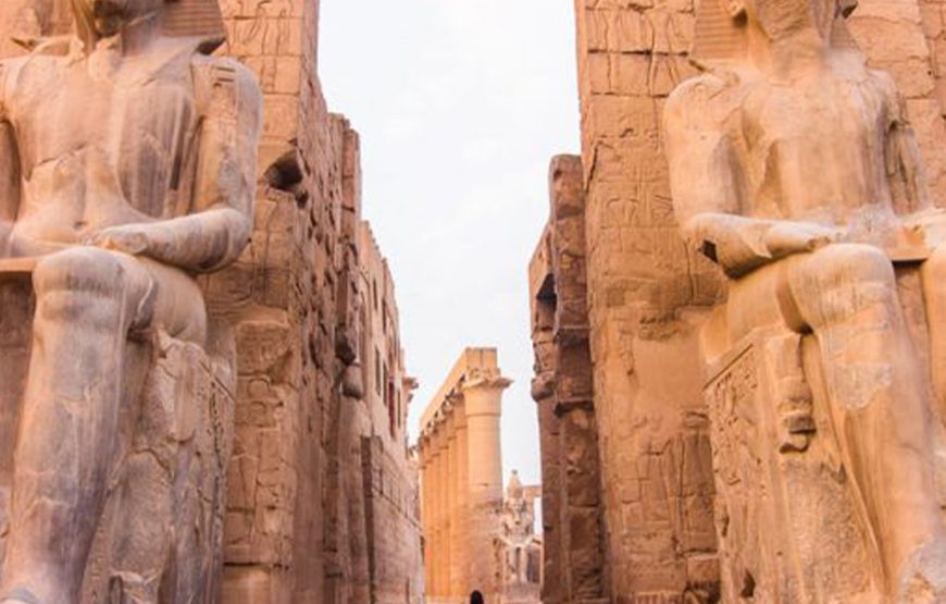 Entdecken Sie mit uns zusammen die prächtigen Tempel von Karnak und Luxor am Ostufer des Nils