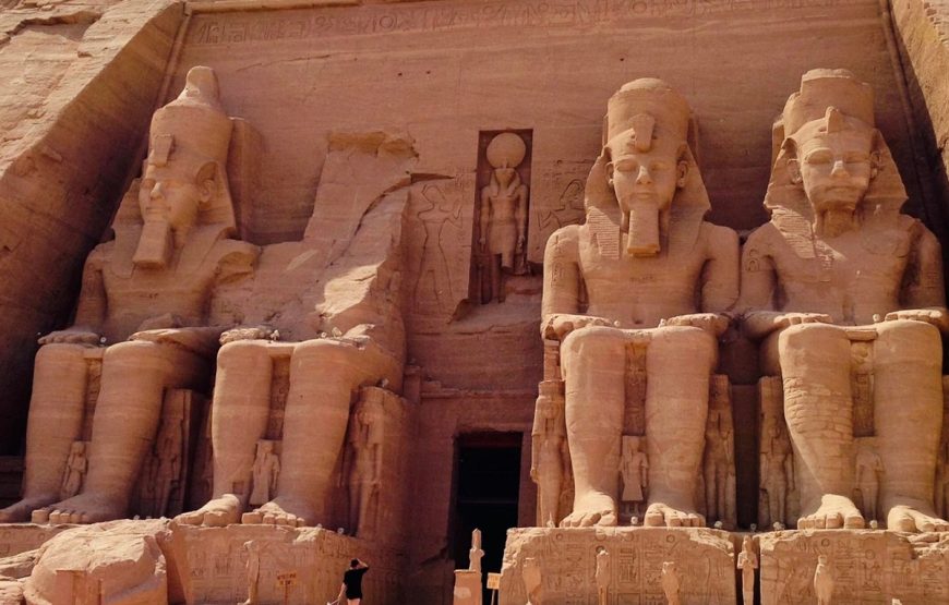 Entdecken Sie die Wunder von Assuan und Abu Simbel! Eine faszinierende private Tour durch das alte Ägypten