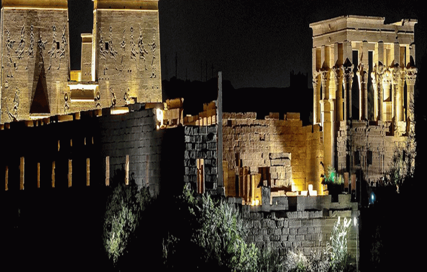 Erleben Sie ein Schauspiel der Geschichte! Die Ton- und Lichtshow im Philae Tempel