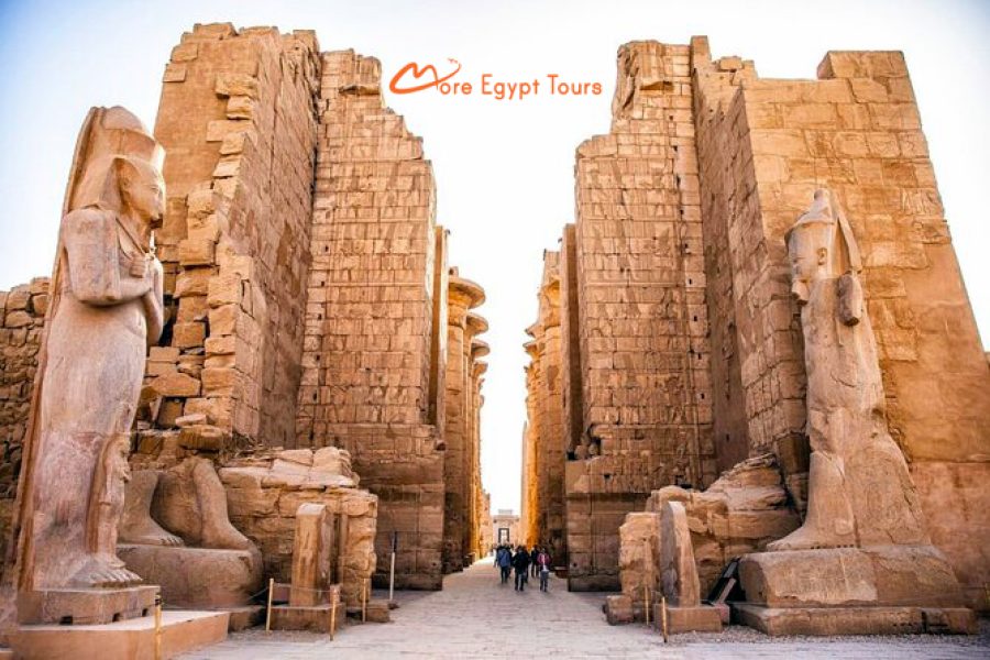 Private Tagestour Luxor Das Ost- und Westufer